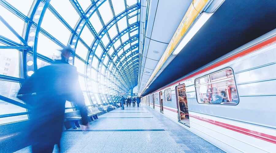 New Delhi Railway Station by Metro